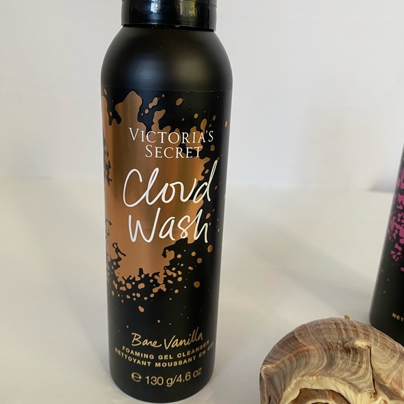 Victoria Secret Ladies Wash Foaming Gel Cleanser 4.6 oz Bath & Body - Picture 2 of 3